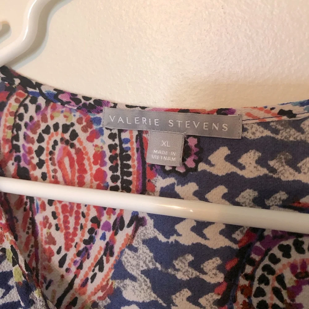 Vibrant Blue and Red Paisley Tunic with 3/4 Sleeves Lightweight & Flowy - Picture 10 of 10